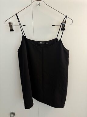 Uniqlo Black Spaghetti-strap Camisole